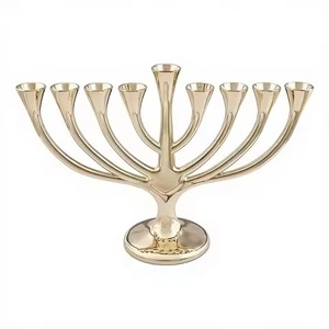 Menorah en métal exclusif à 9 bras, élégant chandelier décoratif pour l'intérieur - Product Image 1
