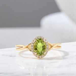 Bague de fiançailles en argent sterling 925 plaqué or 14 carats avec pierre précieuse péridot ovale verte, halo, bijoux fins - Product Image 1