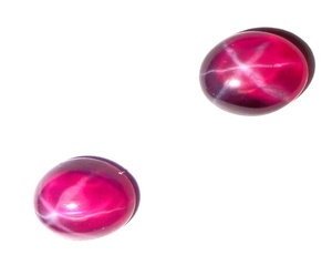 Rubis étoilé transparent ovale 7x9 mm 3,5 carats, cabochon poli créé en laboratoire avec effet étoile à 6 branches pour la fabrication de bijoux - Product Image 5