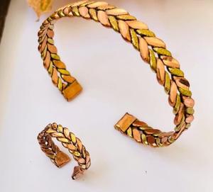 Pulseras de Cobre Puro Hechas a Mano, Pulsera con Dijes Martillados Unisex, Venta Directa - Product Image 1