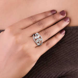 Bague en or Purecarat avec diamant poire radiant, taille 6, bijoux élégants et luxueux - Product Image 5