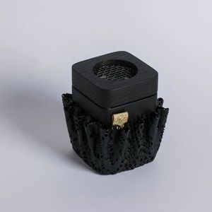 Quemador de Incienso de Madera de Acacia Negra Hecho a Mano con Tapa de Malla y Base Tallada, Ecológico y Duradero, para Uso Aromático en Otoño y Todas las Estaciones - Product Image 1