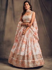 Ensemble Lehenga Choli en organza blanc pour femme avec imprimé floral numérique, broderie Zari à sequins et dupatta - Product Image 5