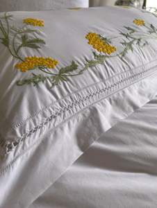 Juego de Fundas de Edredón de Satén de Algodón Personalizadas al por Mayor, 300 Hilos, con Bordado de Hortensias Amarillas y Dobladillo, para el Hogar y Bodas - Product Image 3