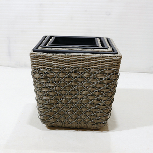 Macetas Modernas Cuadradas de Mimbre con Patrón Tejido Cruzado, Diseño Minimalista para Uso en Interiores - Product Image 3