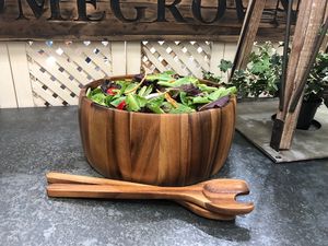 Juego de ensaladera de madera de acacia natural hecha a mano con utensilios de servir – Tazón de madera extragrande de 10 x 4 pulgadas de ancho para servir en eventos. - Product Image 5