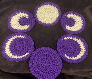 Posavasos de Ganchillo Hechos a Mano con Diseño del Ciclo Lunar, 6 Fases, Protectores de Bebidas de Algodón Duradero, Resistentes al Calor, Decoración Cósmica para Mesa de Cocina - Product Image 1