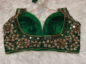Blusa de Novia Verde Oscuro para Mujer, Diseño de Diseñador, con Circonitas de Espejo Reales y Bordado a Mano - Product Image 2