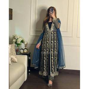 Robe de soirée Pent et Dupatta de créateur - pour les occasions spéciales - Product Image 4