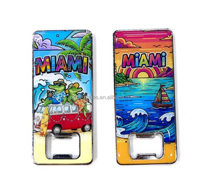 Abridor de botellas metálico con imán para refrigerador, diseño playero, recuerdo turístico, 10x4.5cm - Product Image 1