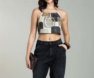 Vêtements essentiels pour femmes, style estival, coupe ajustée, parfait pour les tenues décontractées, basique mais de haute qualité, en promotion. - Product Image 4