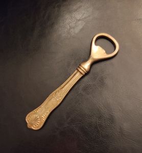 Abridor de botellas de metal de alta resistencia, acabado resistente a la corrosión, uso duradero para el hogar, bar, herramienta de cocina - Product Image 1