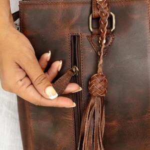 Nuevo bolso de cantimplora de piel de vaca de cuero genuino para mujer, bolso portátil antirrobo de estilo occidental para invierno - Product Image 4