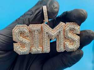 จี้ฮิปฮอปแบบสองสีสั่งทำพิเศษประดับเพชรโมอิสซาไนต์ VVS เงินแท้ 925 พร้อมจี้ตัวอักษรชื่อสำหรับเป็นของขวัญวันเกิด - Product Image 6