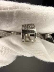 Colgante Personalizado para Hombre Tishya Moissanite de Plata de Ley 925 con Nombre, Color D, VVS1, Estilo Hip Hop, con Letras en Script, Oro Rosa/Oro - Product Image 4