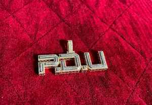 จี้ชื่อแบบกำหนดเองสำหรับผู้ชาย เครื่องประดับฮิปฮอปสุดหรู ของขวัญสุดเท่ห์ จี้แร็ปเปอร์ประดับเพชรโมอิสซาไนต์ จี้ตัวอักษรแบบกำหนดเอง - Product Image 4