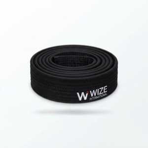 Ceinture d'arts martiaux WIZE INTERNATIONAL en polyester noir, unisexe adulte, extensible, avec logo imprimé par transfert thermique sur le devant - Product Image 2