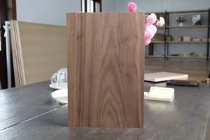 Contreplaqué en bois de caoutchouc avec placage en noyer - Contreplaqué à placage rotatif en eucalyptus, surface plane, double face décorative - Product Image 6