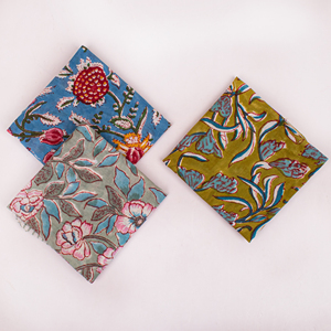 ผ้าพันคอผ้าฝ้ายพิมพ์ลายดอกไม้แบบบล็อกพิมพ์ด้วยมือ ลวดลายไม่ซ้ำใคร เป็นมิตรกับสิ่งแวดล้อม ระบายอากาศได้ดี ยืดหยุ่นได้ ใช้ได้ทุกฤดู เหมาะสำหรับทุกเพศ - Product Image 4