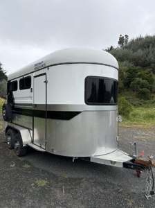 Remolque para Caballos Premium Marca 2022 con Carga en Ángulo para Remolque de Caballos, Capacidad Máxima de 2 Caballos, en Venta - Product Image 5