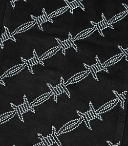 Veste en jean noire pour homme avec broderie fil barbelé, col rabattu, manches classiques, style streetwear, pour l'automne, avec strass, modèle pull-over - Product Image 3