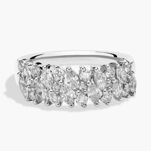 Anillo de Diamantes en Capas con Corte Marquesa Diagonal Romántico en Oro Rosa - Product Image 5