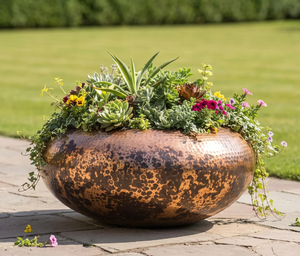 Pot de fleurs en métal rustique fait main en promotion avec motif circulaire pour la décoration de plantes de jardin extérieur, vase à fleurs - Product Image 1