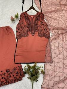 Robe traditionnelle indienne pakistanaise pour femmes en rayonne, longueur cheville, avec broderie noire, tenue décontractée, coupe ample - Product Image 5