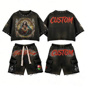 Conjunto de dos piezas de moda urbana para hombre: camiseta extragrande con gráfico personalizado OEM y pantalones cortos de mezclilla rasgados. - Product Image 1