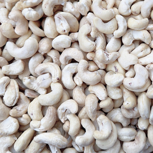 Offre Spéciale Meilleur Prix Noix de Cajou A180 A210 Santigo Noix de Cajou du Vietnam Noix de Cajou Brutes en Coque Emballage Marque Privée Disponible - Product Image 1