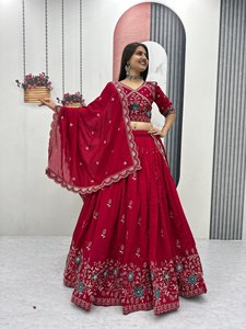 LAHENGA CHOLI DUPATTA, Hilo de Seda Vichitra Puro con Bordado de Hilo y Tela, Estilo Val - Product Image 4