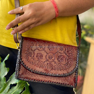 กระเป๋าสะพายข้างหนังควายทำด้วยมือของผู้หญิงวินเทจสีน้ำตาลแบบลำลองมีซิปปิดแบบหนีบผ้าแคนวาสสำหรับผู้หญิง - Product Image 2
