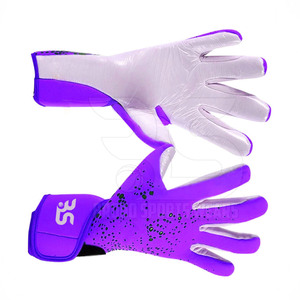 Gants de gardien de but à adhérence sécurisée avec protection en latex sur la paume pour les séances d'entraînement, les matchs et un contrôle fiable du ballon - Product Image 2