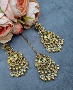 Pendientes y mangtika hechos a mano con diseño de hojas, flecos de perlas y baño de oro para mujer, conjunto combinado de joyería tradicional étnica. - Product Image 4