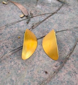 Boucles d'oreilles en laiton flexibles sur mesure, couleur unie, fabrication artisanale, vente en gros d'usine - Product Image 2