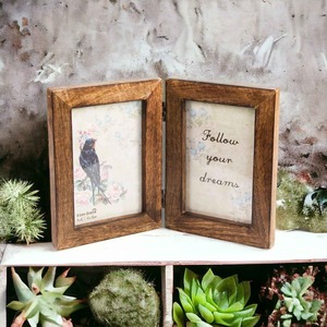 Cadre photo en bois moderne au style minimaliste pour la présentation sur le bureau et la décoration intérieure contemporaine - Product Image 5