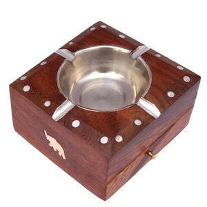Cenicero de madera maciza de cuatro ranuras único personalizado al por mayor Cenicero de cigarros de metal tallado a mano decoración creativa pulida - Product Image 5