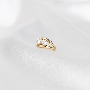 Anillo de dos bandas con diamantes cultivados en laboratorio, corte redondo y en forma de pera, para mujer, con oro sólido de 14K, para regalo de promesa nupcial para amantes. - Product Image 2