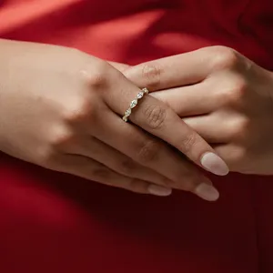 Bague Éternité Complète en Diamant Taille Marquise Royal Looks, Bande de Diamants Premium, Bague Éblouissante et Attrayante avec Certificat IGI - Product Image 5