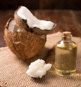 BEST SELLER Huile de coco RBD Prix usine - Huile de coco raffinée en vrac pour la vente en gros et la production alimentaire à grande échelle - Product Image 1