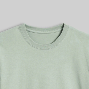 Camiseta de Mujer de Diseño Minimalista con Material Cómodo para Compradoras, Colección Verano 2026, Precio Económico, Material Suave con Logotipo - Product Image 2