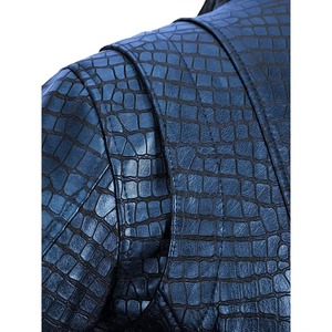 Blouson moto homme en cuir bleu gaufré croco, col rabattu, fermeture éclair avant, coupe ajustée, style motard automne - Product Image 6
