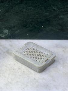 Nouvelle collection de porte-savon moderne en résine effet marbre blanc, accessoires de salle de bain en résine effet marbre - Product Image 6