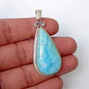 Sólido 925 esterlina hermosa piedra preciosa colgante joyería hecha a mano colgante collar Larimar joyería regalo para su madre - Product Image 1