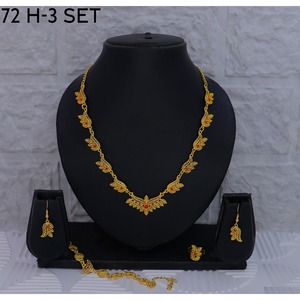 Nouvelle collection de bijoux français : Magnifique ensemble de bijoux en diamants rouges artificiels, haute qualité, style français, vente en gros de colliers de luxe. - Product Image 1
