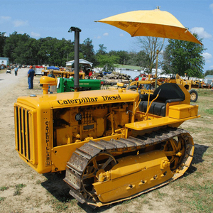 Tracteur chenillé diesel D2 haute performance pour opérations agricoles lourdes et préparation des terres - Product Image 1