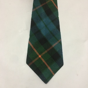 Corbata escocesa de lana con estampado de tartán, con posibilidad de incluir el patrón de tartán ancestral. - Product Image 2