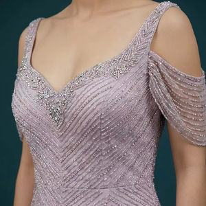 Robe de soirée longue perlée faite à la main de qualité supérieure avec un design élégant pour les occasions formelles, disponible au prix d'exportation - Product Image 1