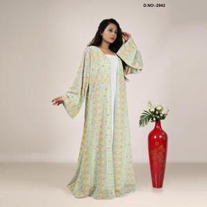 Tissu Georgette de qualité supérieure à finition douce avec broderie Chikankari élégante faite à la main pour vêtements de créateurs, disponible à la vente - Product Image 3