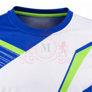 Maillot de football géométrique bleu et blanc pour homme, manches courtes, col rond, polyester respirant, coupe athlétique, toutes saisons - Product Image 5